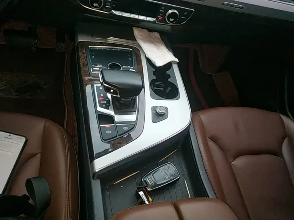 Audi Q7 — миниатюра 14