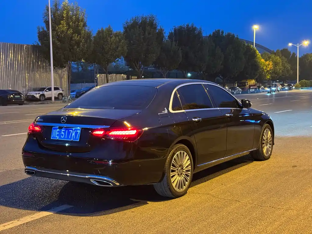Mercedes-Benz E-Class — миниатюра 7