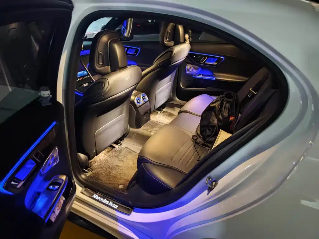 Mercedes-Benz C-Class — миниатюра 6