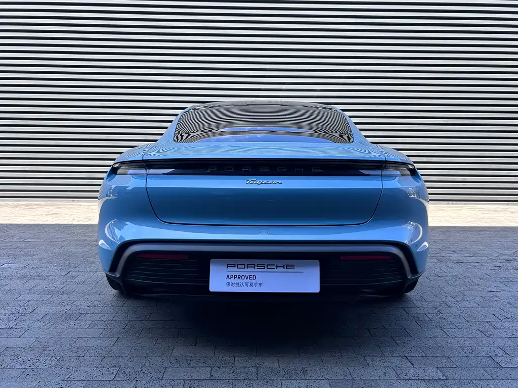 Porsche Taycan — миниатюра 5