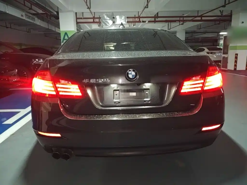 BMW 5 Series — миниатюра 6