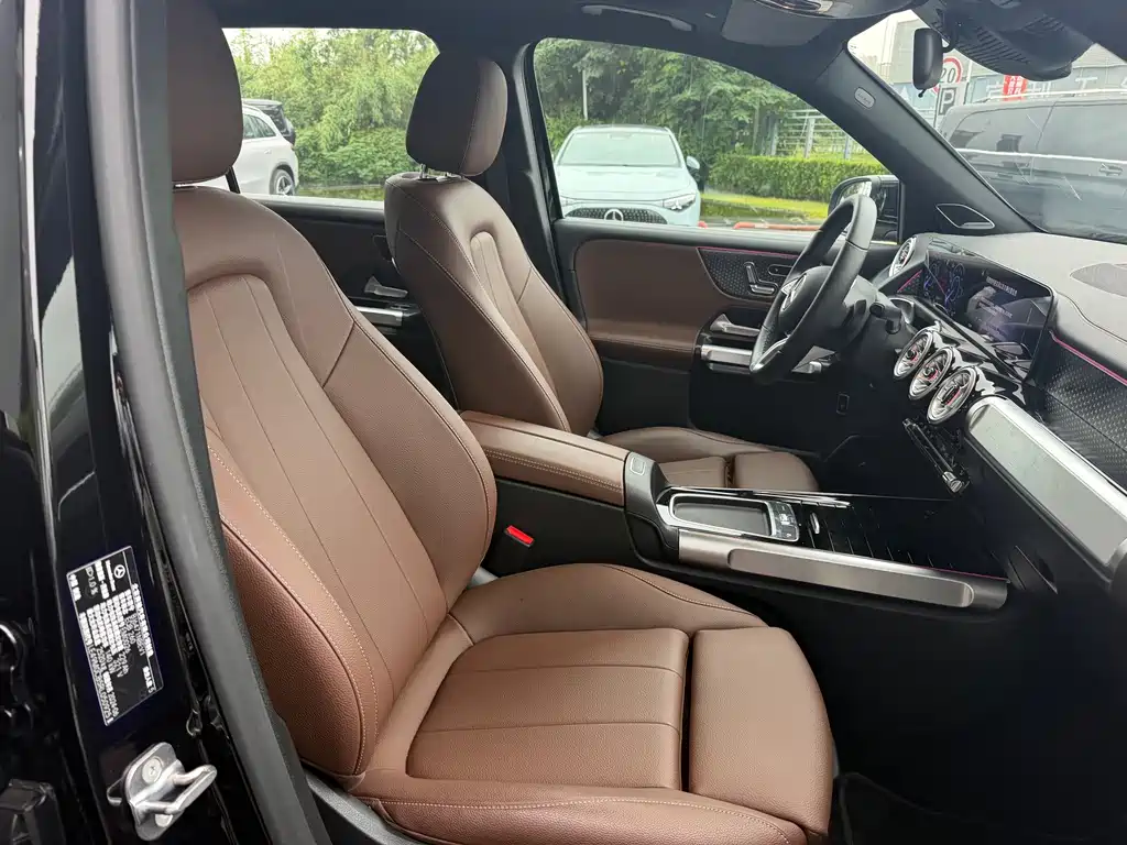 Mercedes-Benz EQB — миниатюра 11