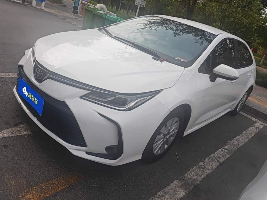 Toyota Corolla 1.5 л 2023 г. Белый, пробег 48500 км