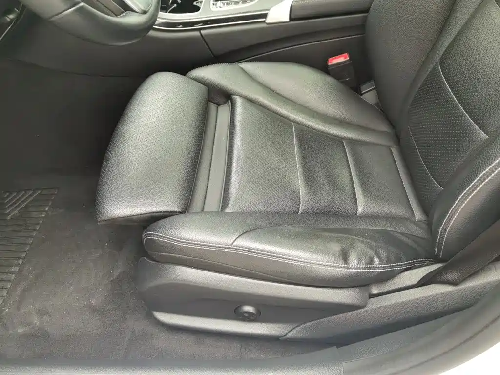 Mercedes-Benz C-Class — миниатюра 20