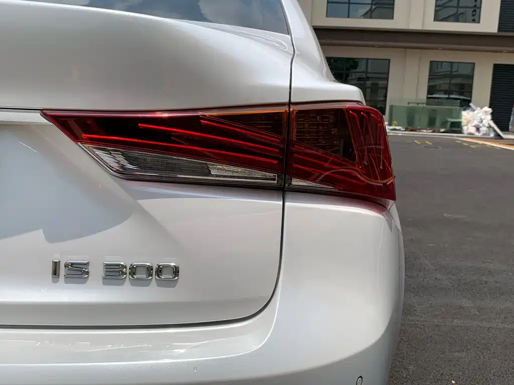 Lexus IS — миниатюра 11