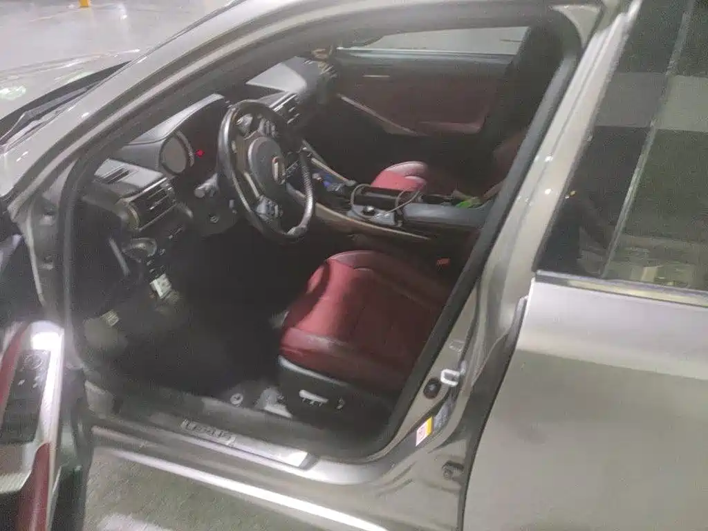 Lexus IS — миниатюра 7