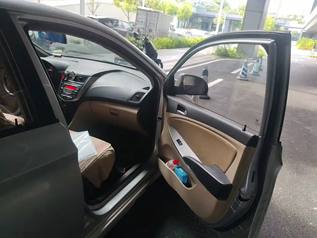 Hyundai Verna — миниатюра 19