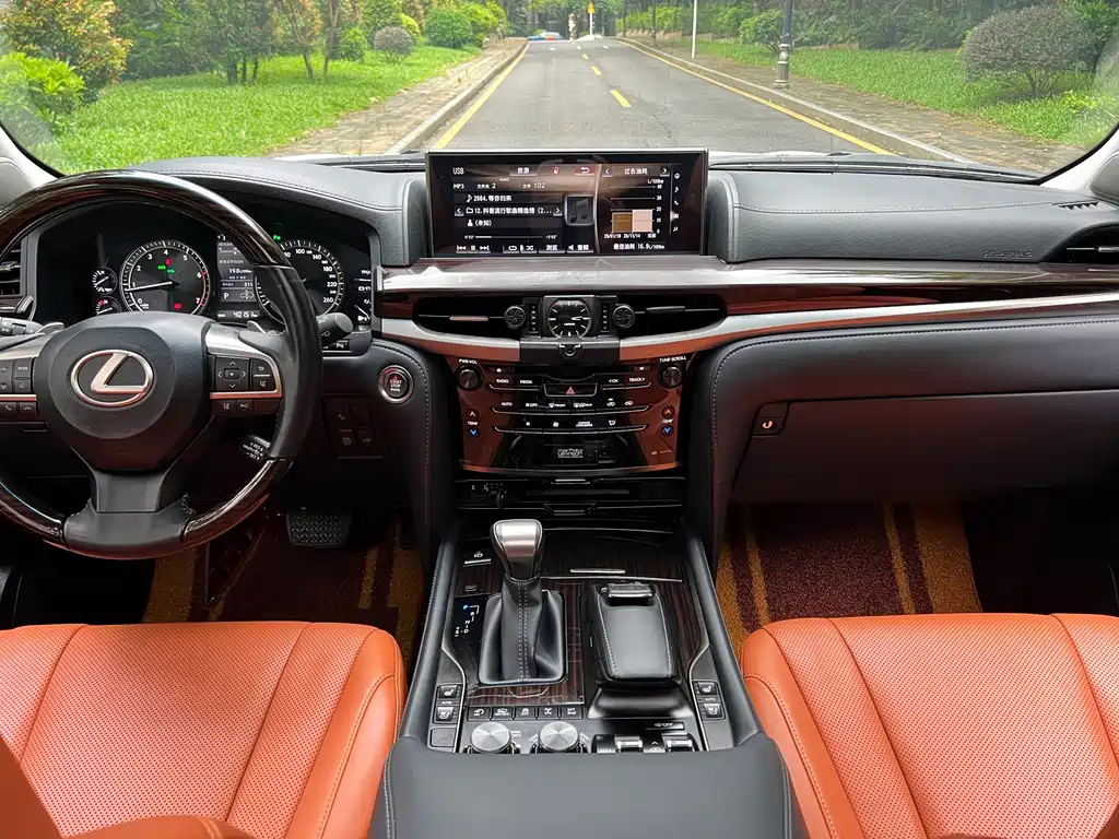 Lexus LX — миниатюра 5