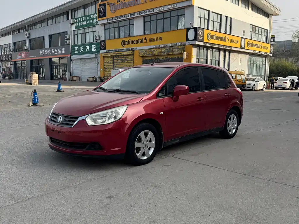 Venucia R50 2013