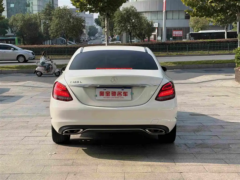 Mercedes-Benz C-Class — миниатюра 8
