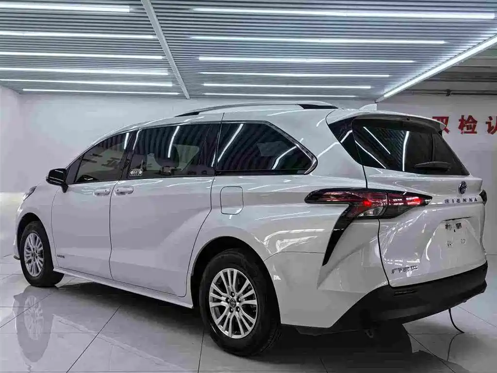 Toyota Sienna 2021 2.5L Comfort
