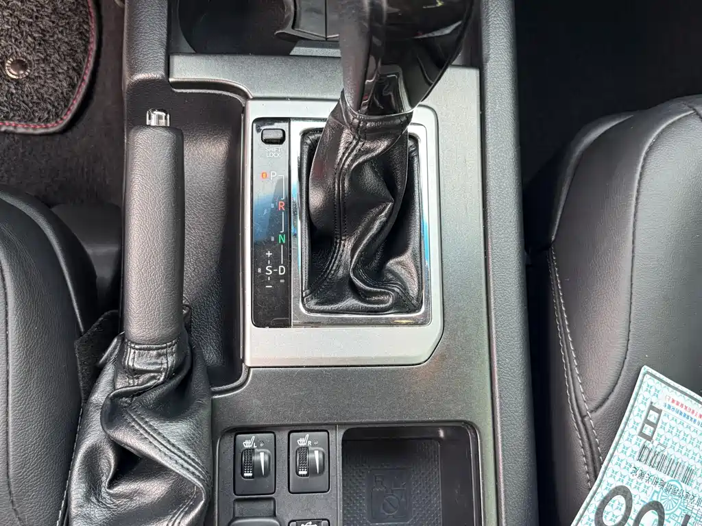 Toyota Land Cruiser Prado 2016 2.7L AT Standard