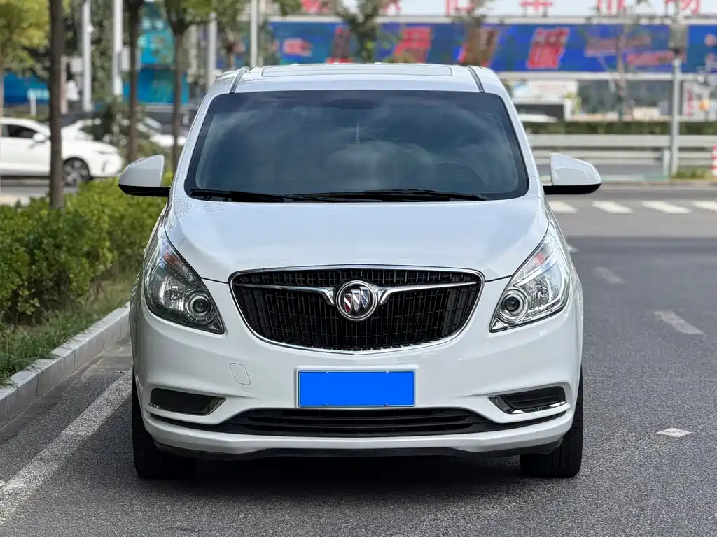 Buick GL8 — миниатюра 2