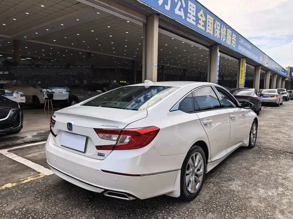 Honda Accord — миниатюра 13