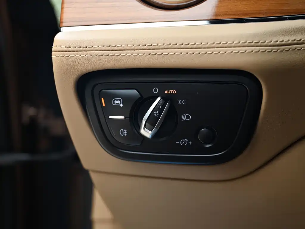 Bentley Bentayga — миниатюра 13