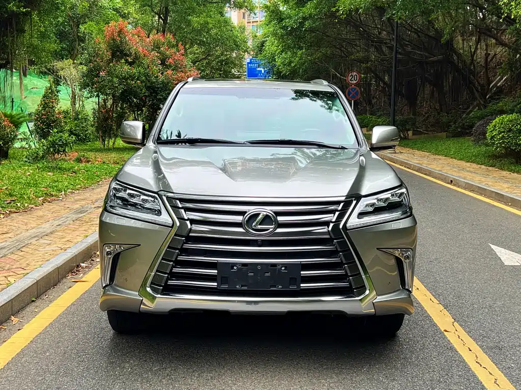 Lexus LX — миниатюра 2