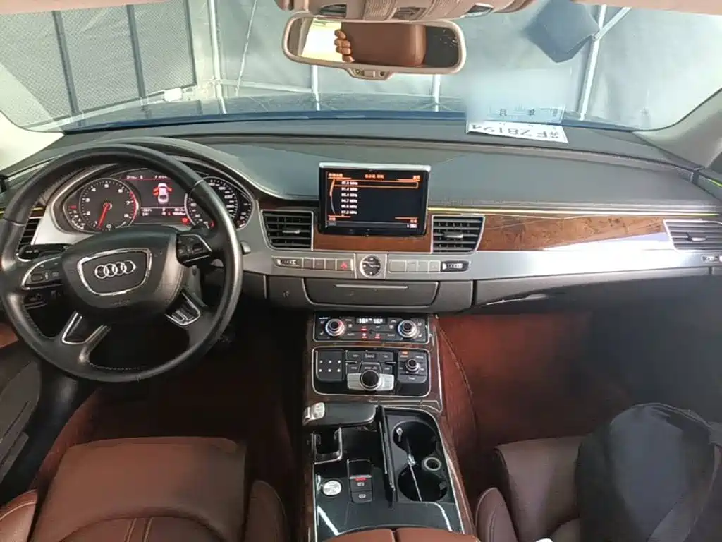 Audi A8 — миниатюра 10