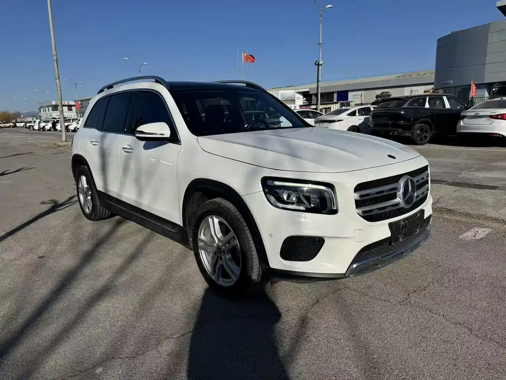MERCEDES-BENZ GLB