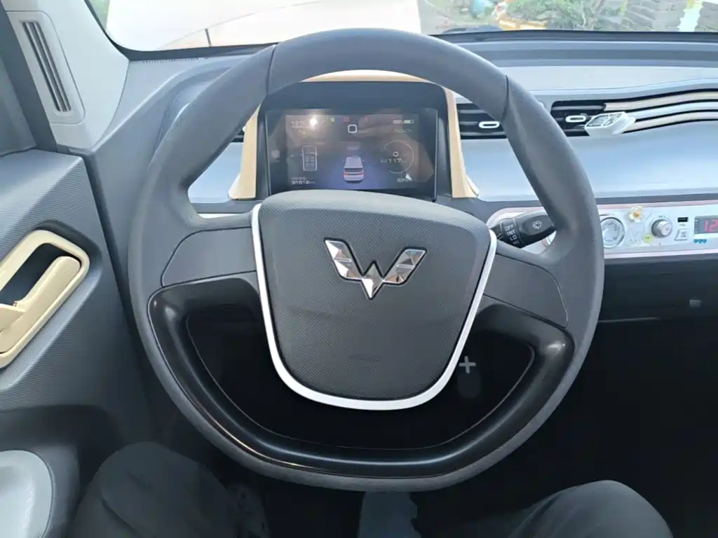 Wuling MINIEV — миниатюра 11