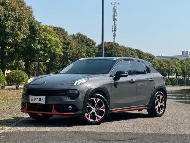 2018 Lynk & Co 02