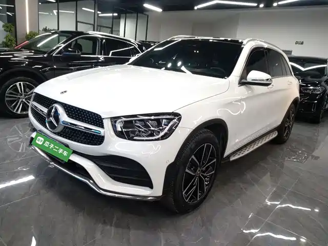 MERCEDES-BENZ GLC