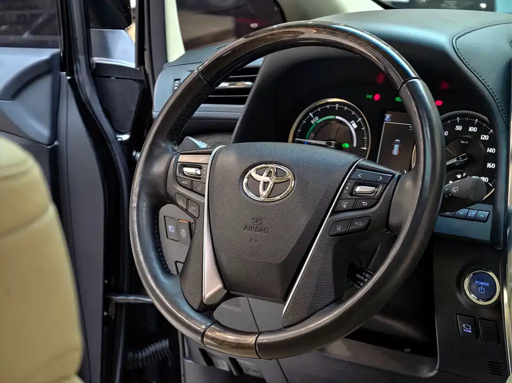 Toyota Vellfire — миниатюра 16