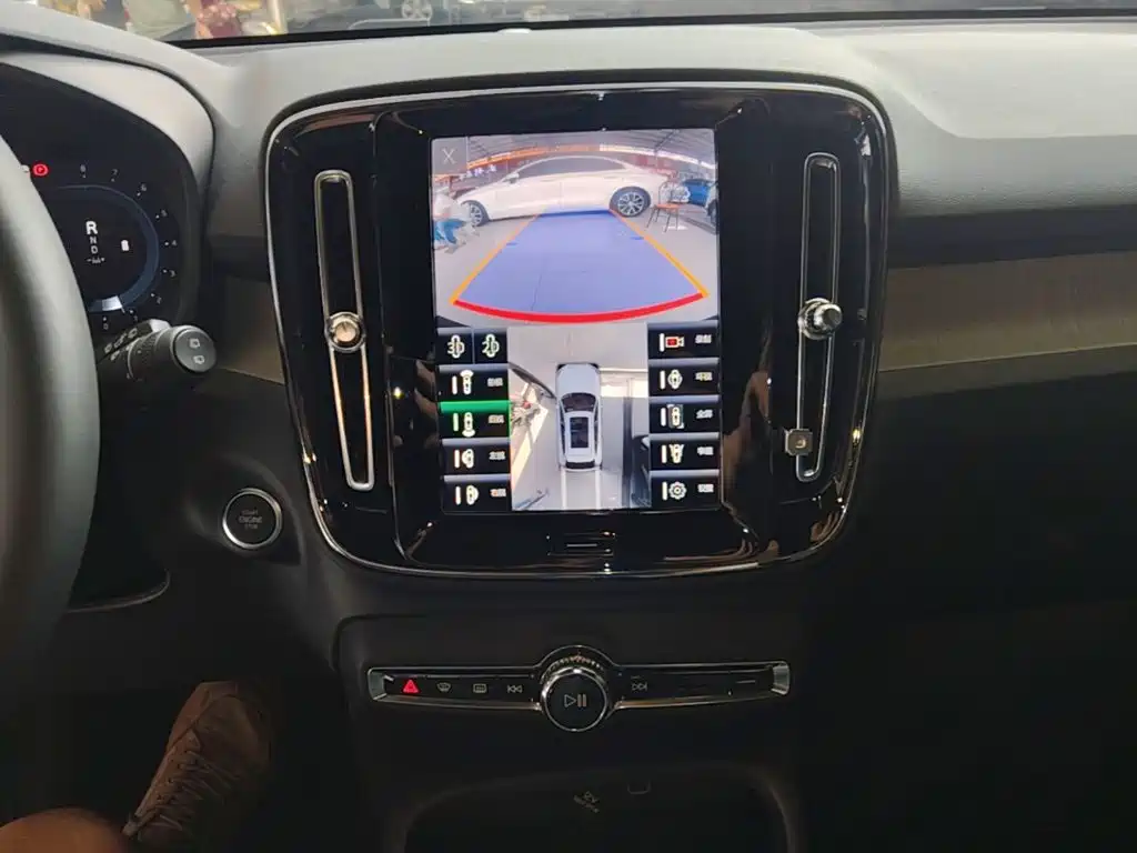 Volvo XC40 — миниатюра 13