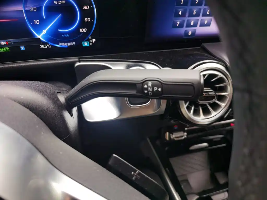 Mercedes-Benz EQB — миниатюра 16