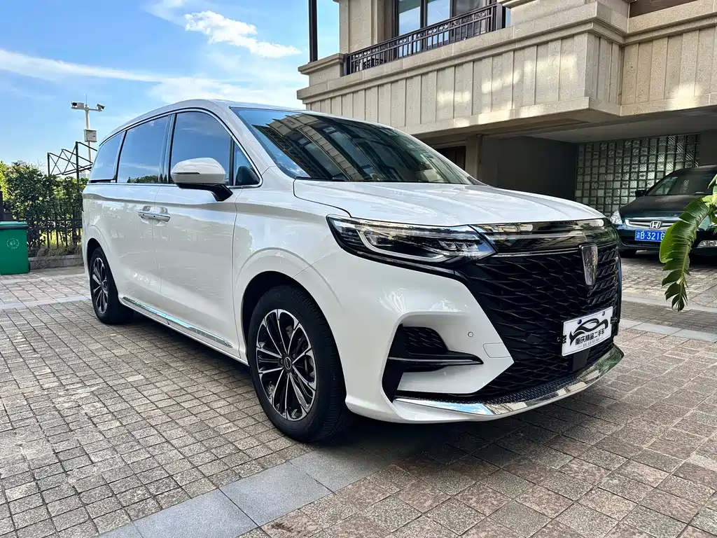 ROEWE  IMAX8