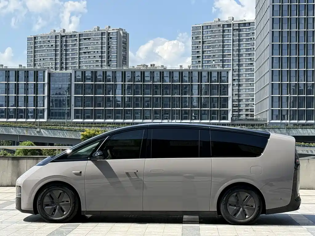 Li Auto Li MEGA — миниатюра 7