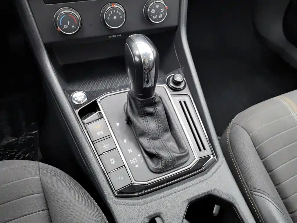 Volkswagen Lavida — миниатюра 13