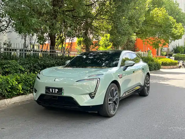 2023 Avatr 11
