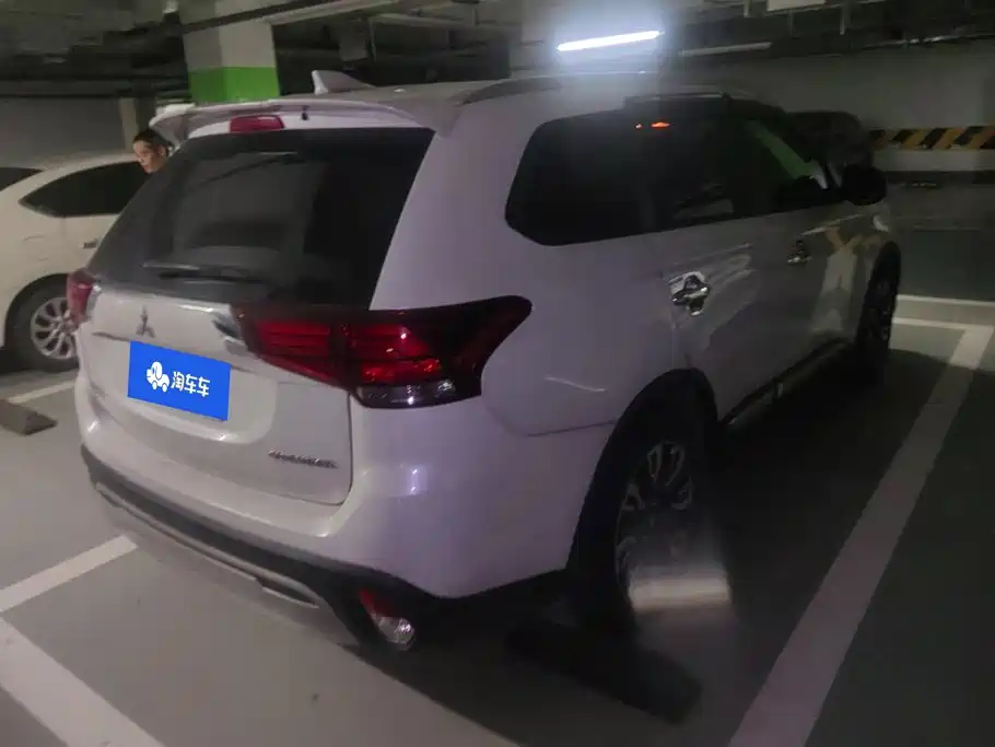 Mitsubishi Outlander — миниатюра 3