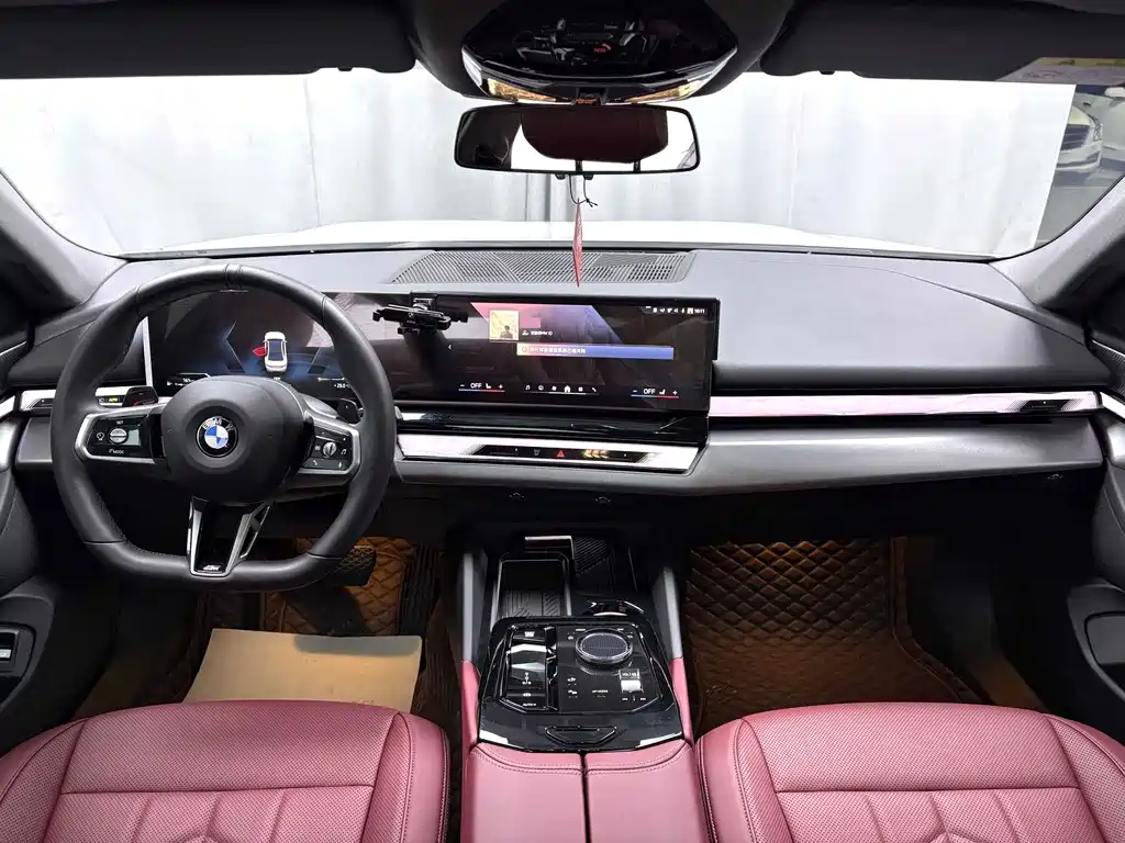 BMW 5 Series — миниатюра 5