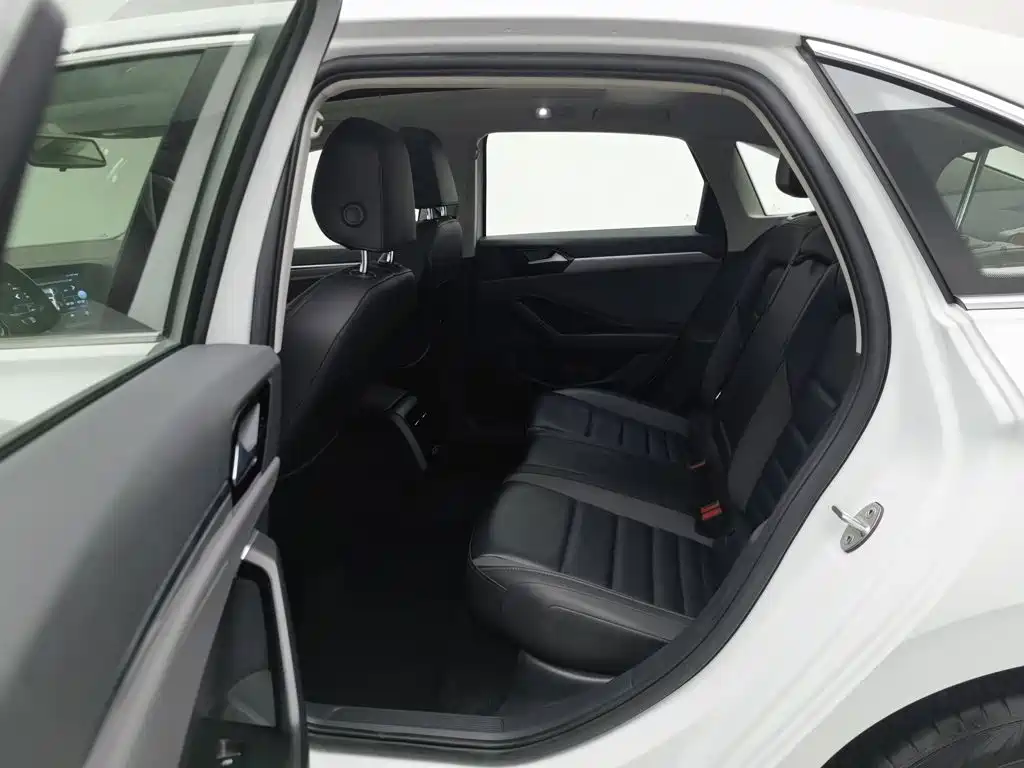 Volkswagen Sagitar — миниатюра 15
