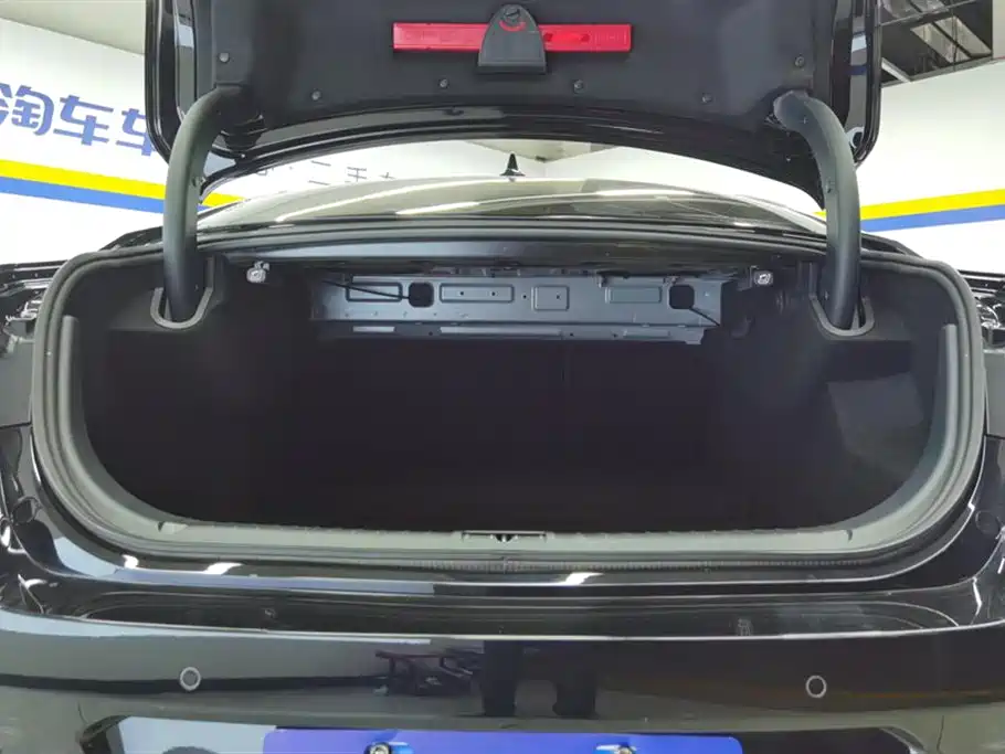 Hongqi H5 2020 1.8T AT