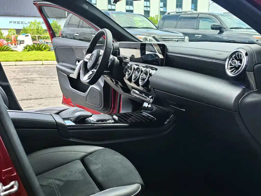 Mercedes-Benz A-Class — миниатюра 6