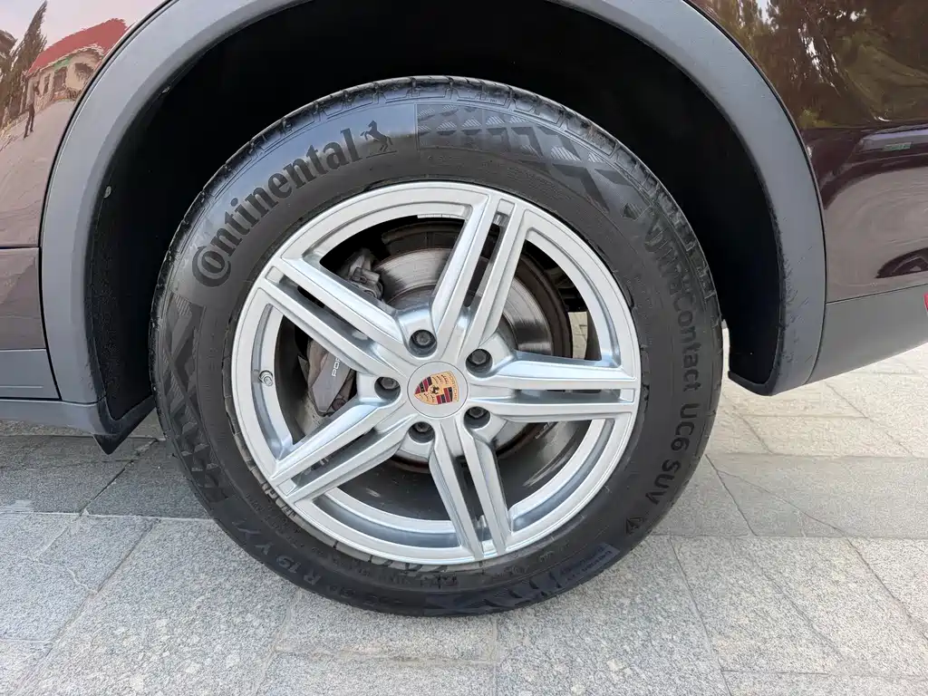 Porsche Cayenne — миниатюра 8