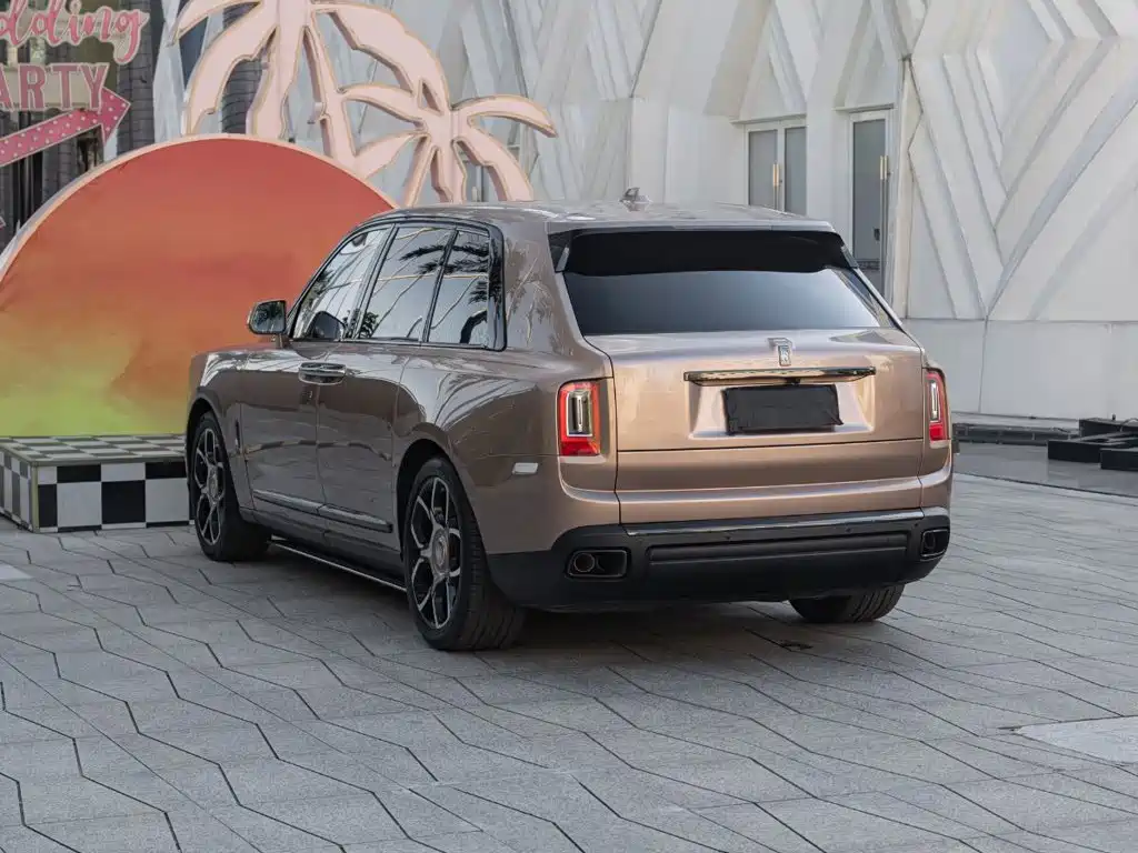 Rolls-Royce Cullinan — миниатюра 6