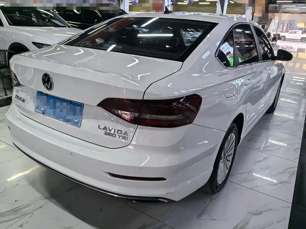 Volkswagen Lavida — миниатюра 6
