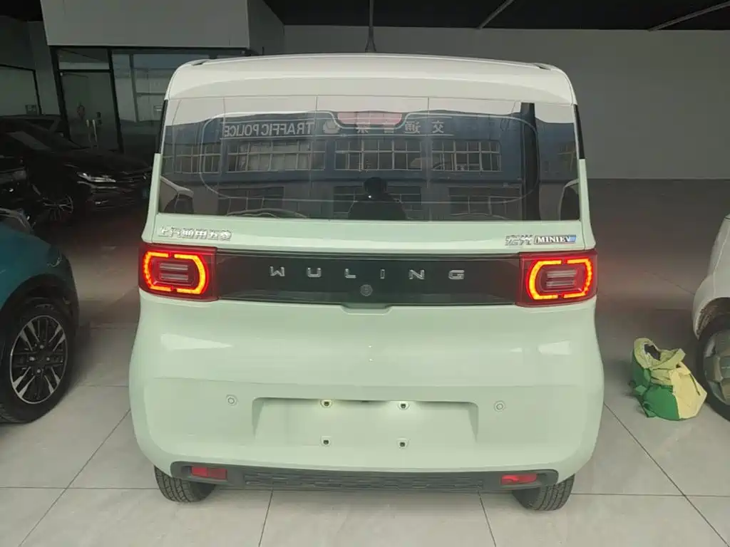 Wuling MINIEV — миниатюра 6