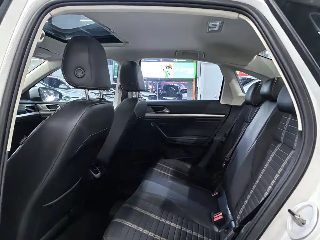 Volkswagen Lavida — миниатюра 9