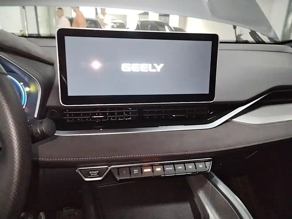 Geely Xingrui — миниатюра 13