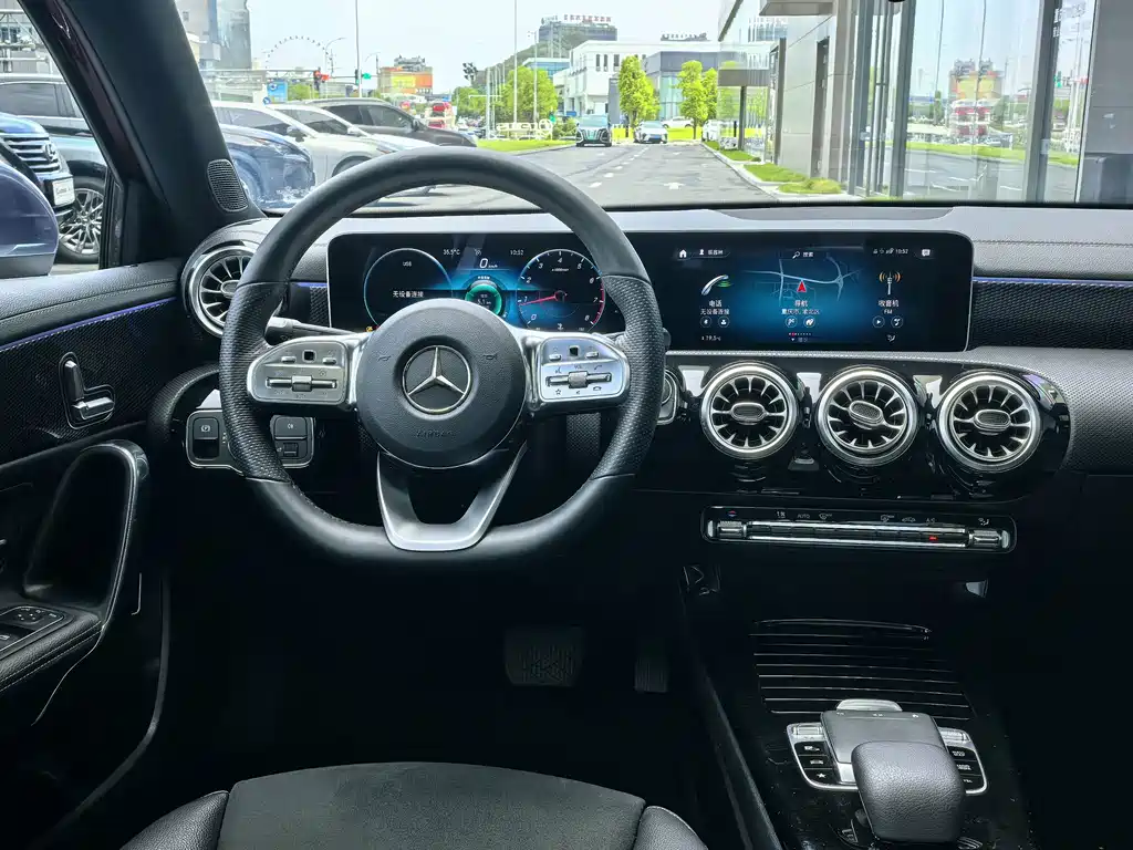 Mercedes-Benz A-Class — миниатюра 12