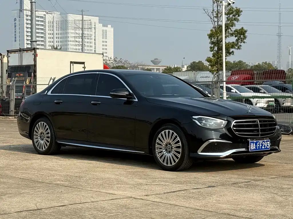 MERCEDES-BENZ E CLASS