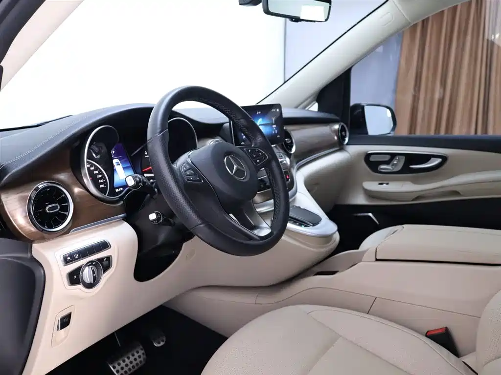 MERCEDES-BENZ V CLASS