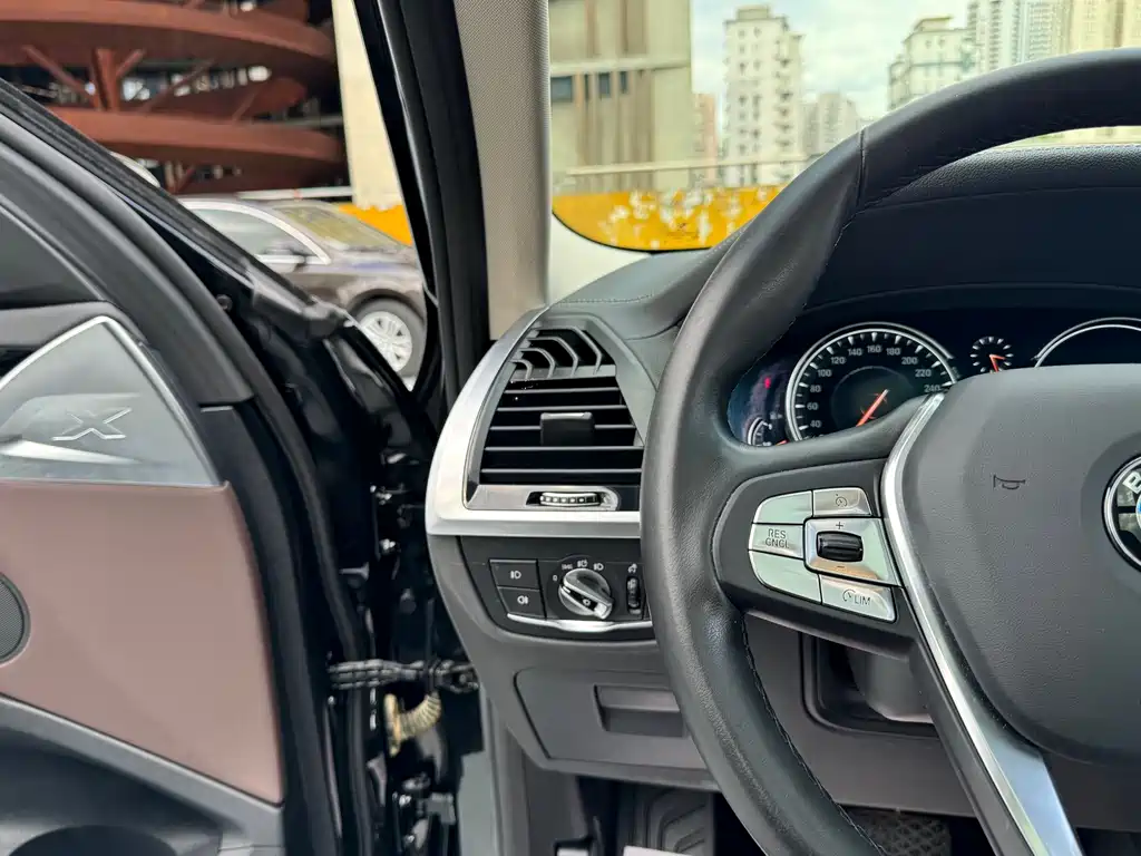 BMW X3 — миниатюра 14