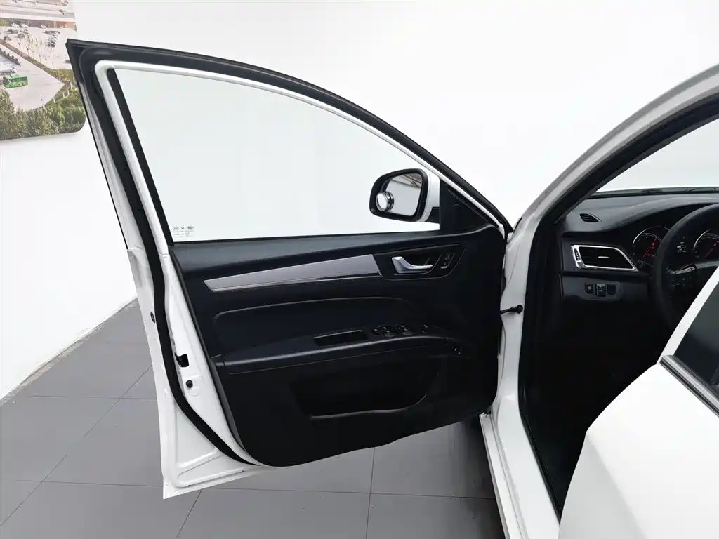 Bestune B30 2016 1.6L MT Luxury
