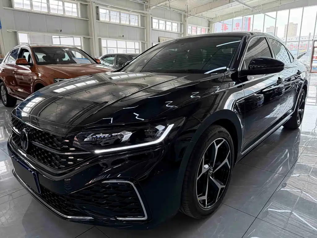 Volkswagen Passat 2023