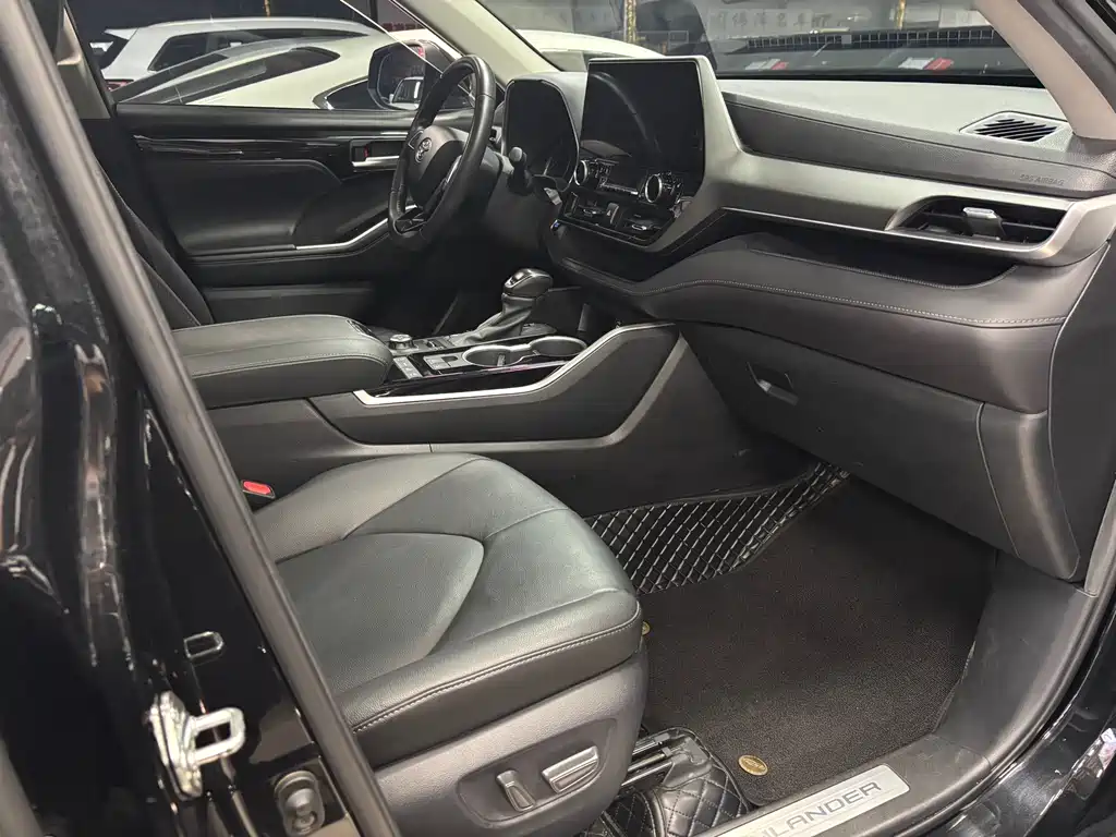 Toyota Highlander 2022 380T Luxury 7 мест